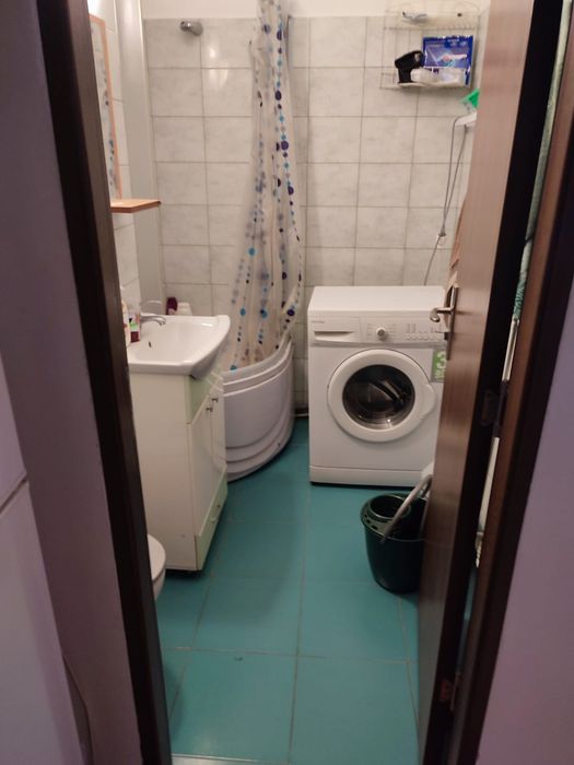 Se închiriază garsoniera cu bucătărie separată în marasti