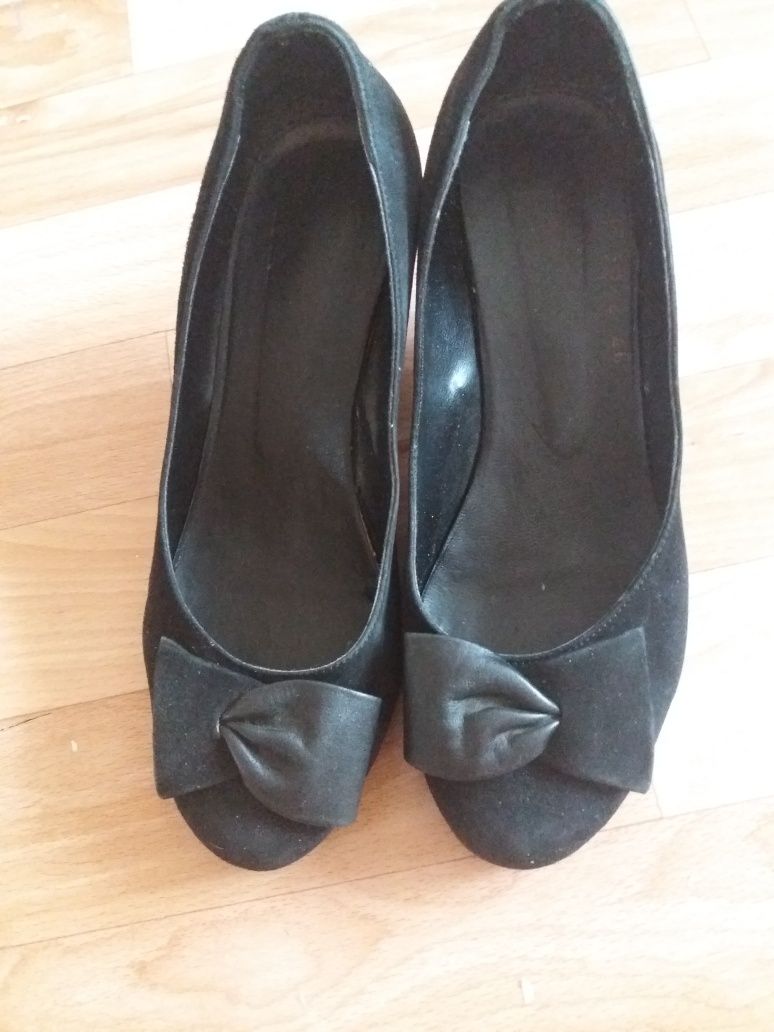 Обувь женская 37р, замшевые туфли в хорошем состоянии