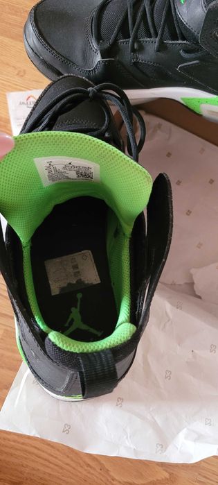 Adidasi Jordan nike aproape noi