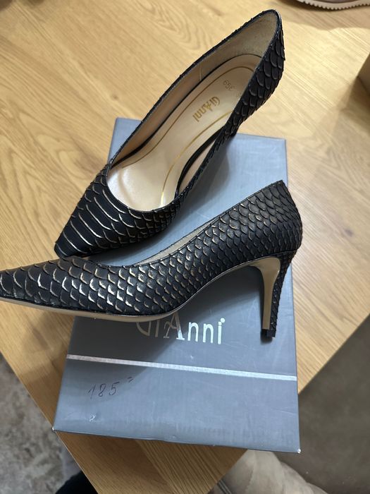 Продавам обувки GiAnni