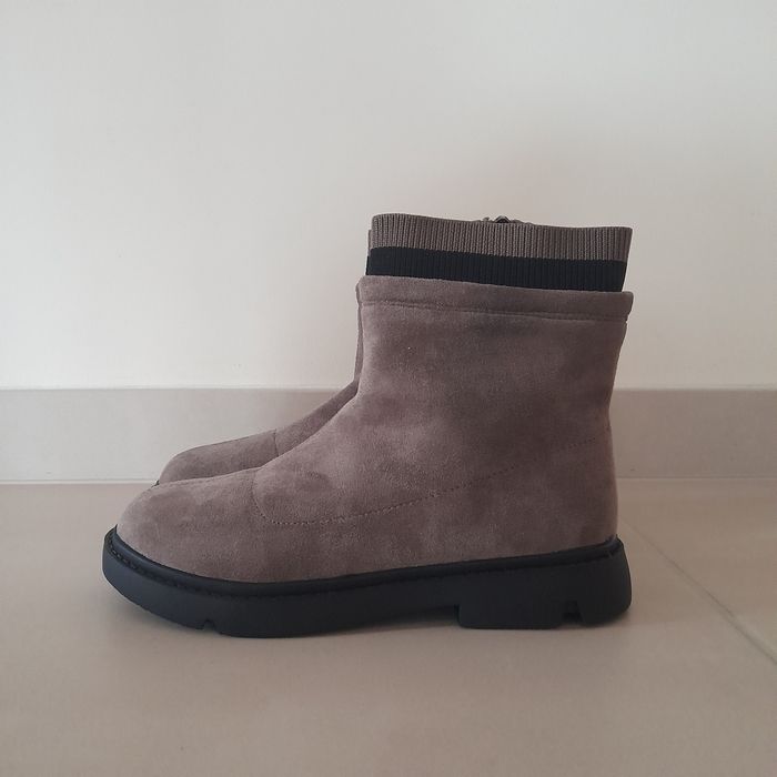 Vând încălțăminte pentru fetițe mărimea 36 pentru vreme uscată