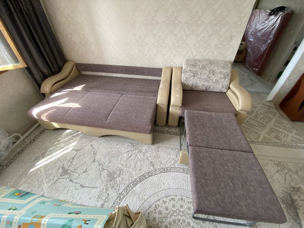 Продам Диван в хорошем состоянии