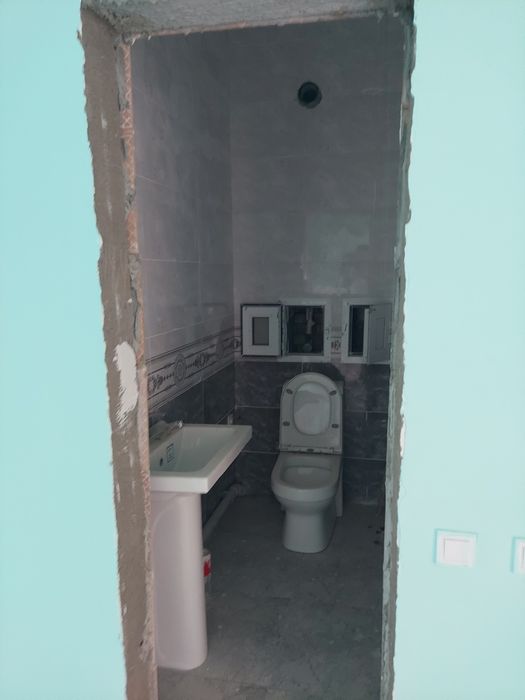 Kvartira sotiladi, remonti yakunlanmagan chala holatda yangi