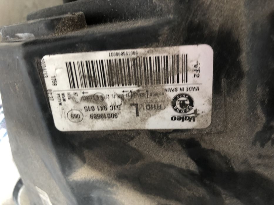 far stanga halogen cu defect  skoda rapid 2015