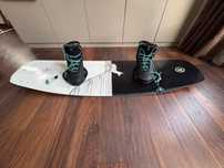 Комплект Уейкборд Slingshot NATIVE 138 Wakeboard + обувки + кейс