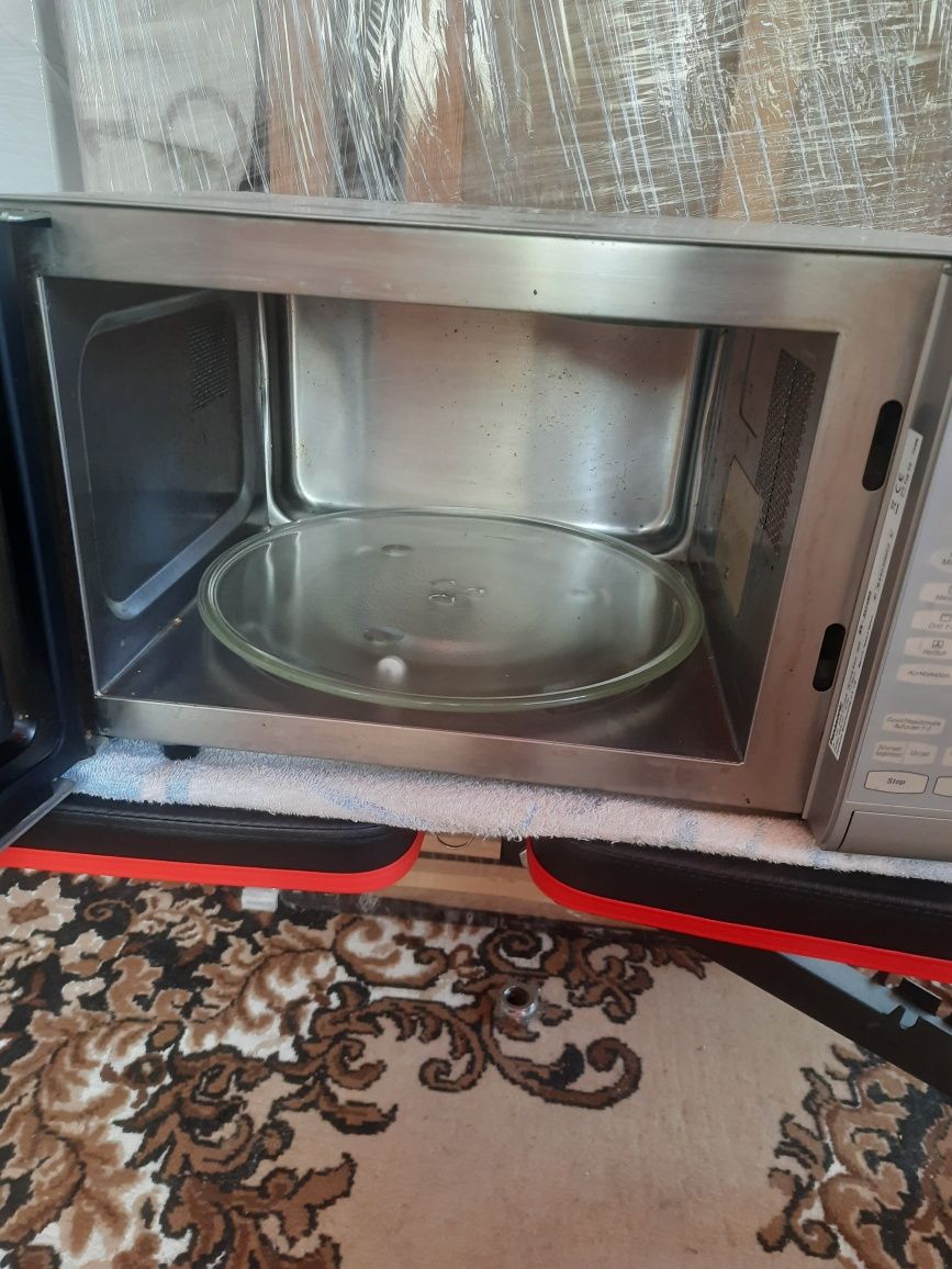 Cuptor cu microunde
