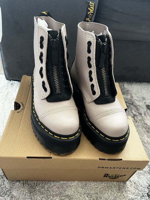 Кожени ботуши Dr. Martens