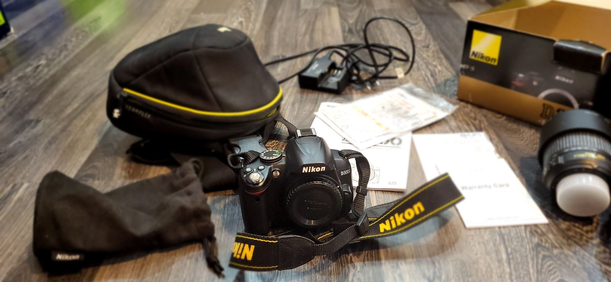 Pachet aparat foto DSRL Nikon D 3000 + 2 obiective