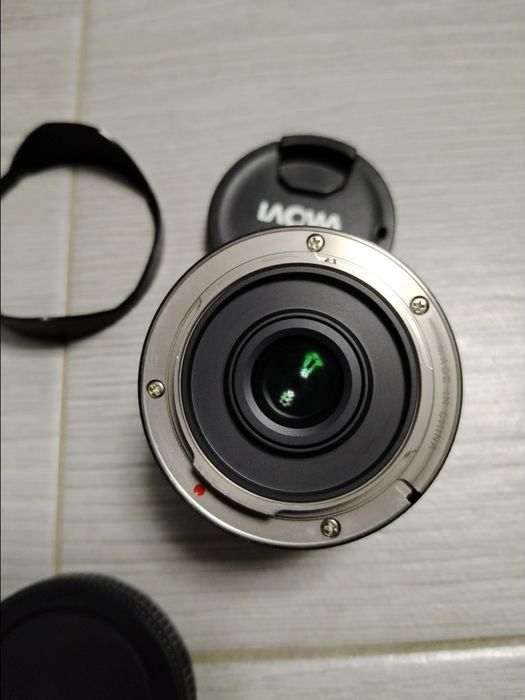 Obiectiv Laowa 7,5mm F.2 Nou