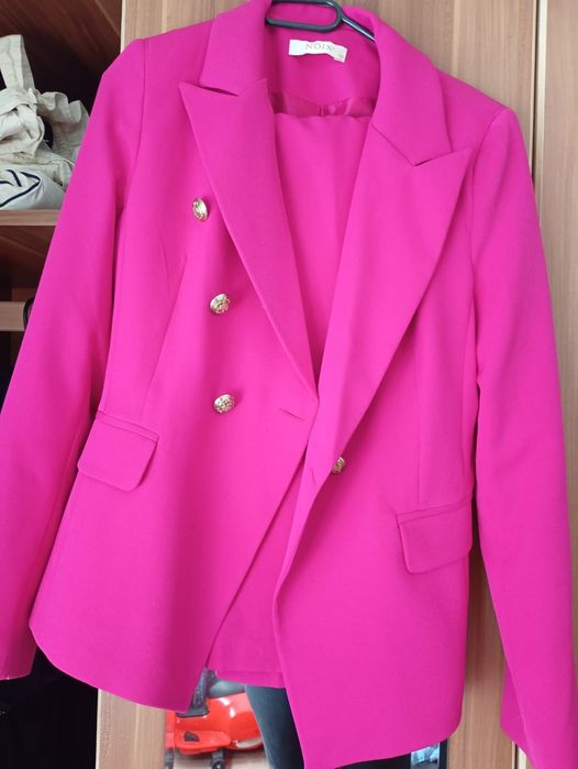 Doua costume frumoase