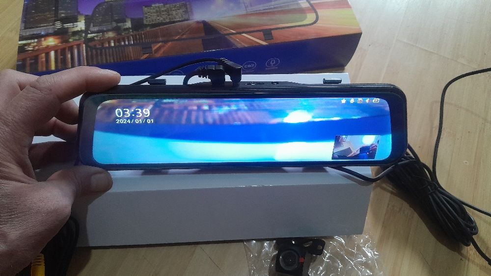 Oglinda full size 10inch toch screen cu camera