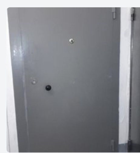 Продам дверь б/у в хорошем состоянии