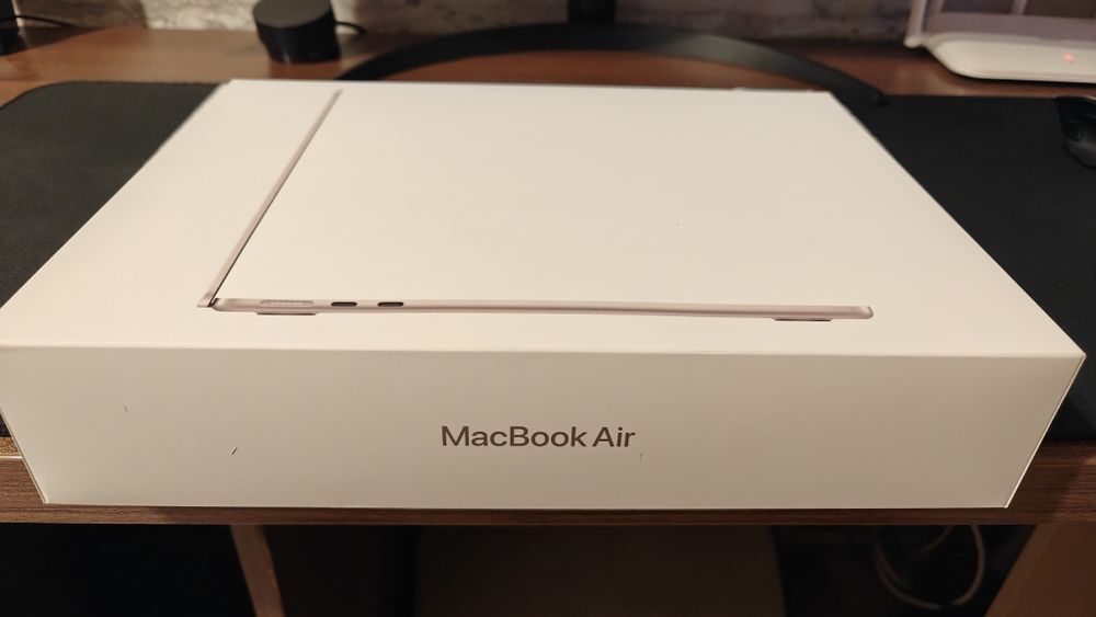 Macbook air M4 16gb RAM, 256 Gb storage