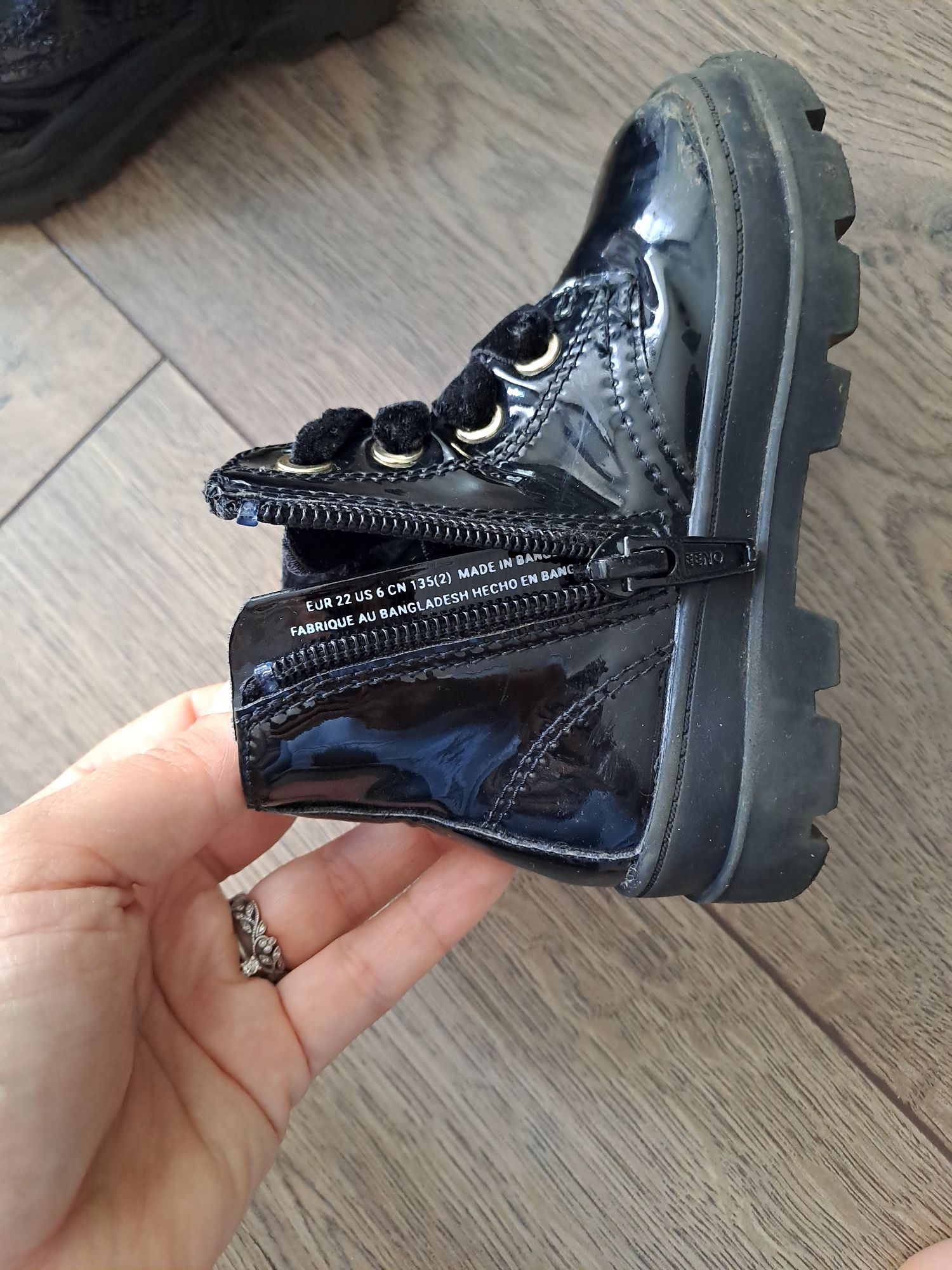 Ghete H&M fetite nr 22