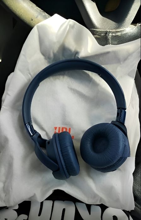 Новые беспроводные наушники JBL