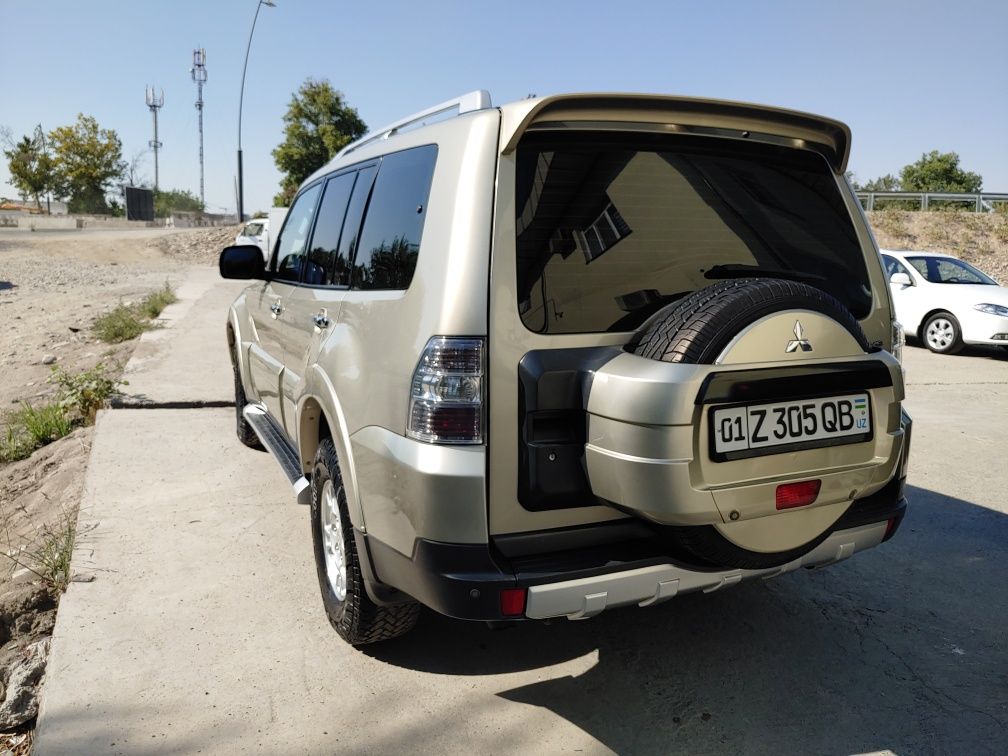 Mitsubishi pajero IV 2007