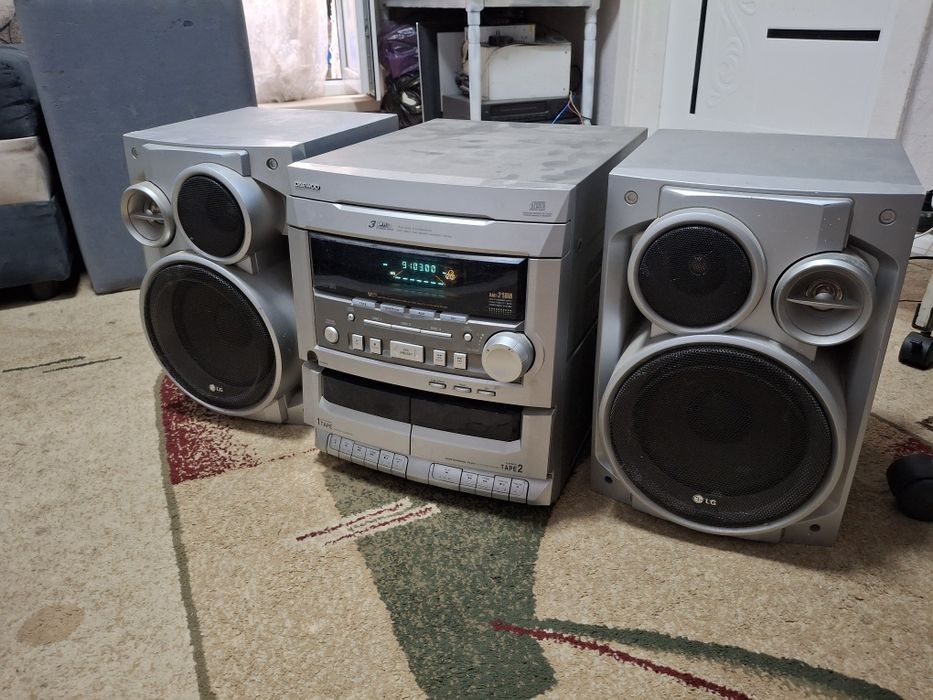 Музыкальный центр