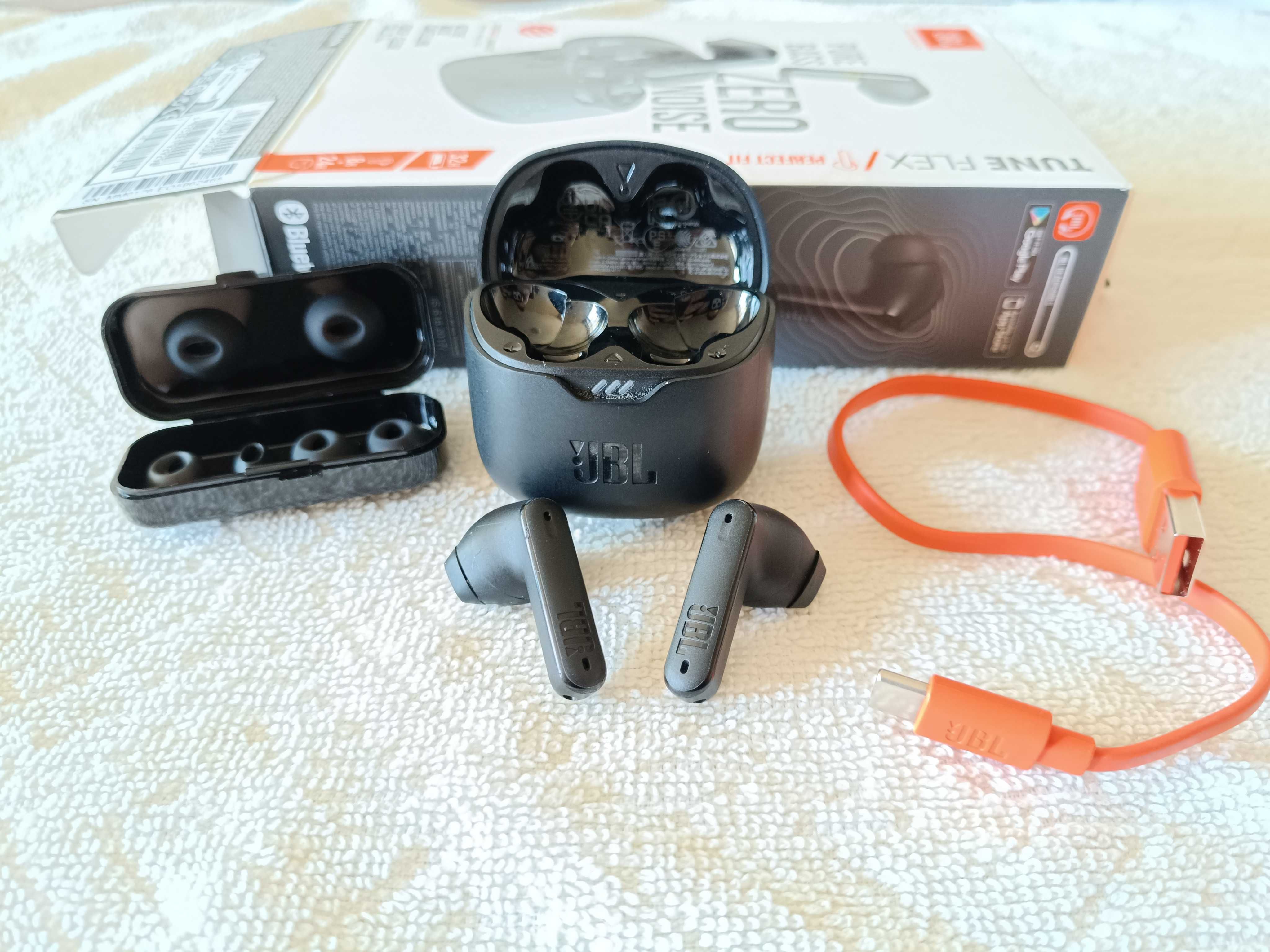Аудио слушалки In-Ear JBL Tune Flex