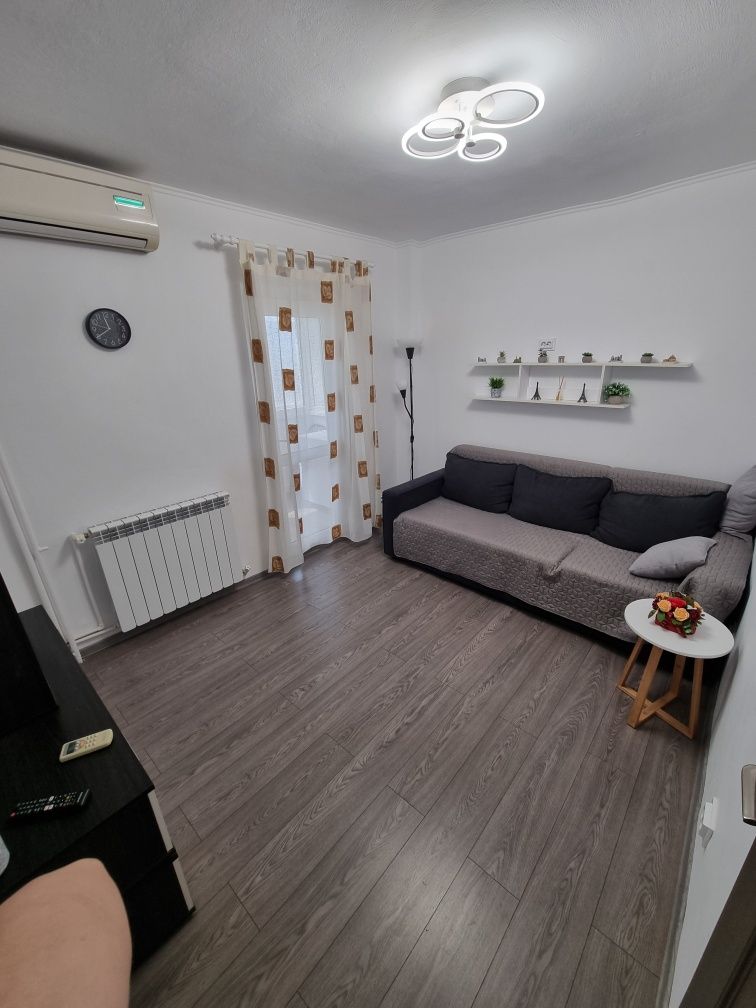 Închiriez apartament 2 camere ultracentral