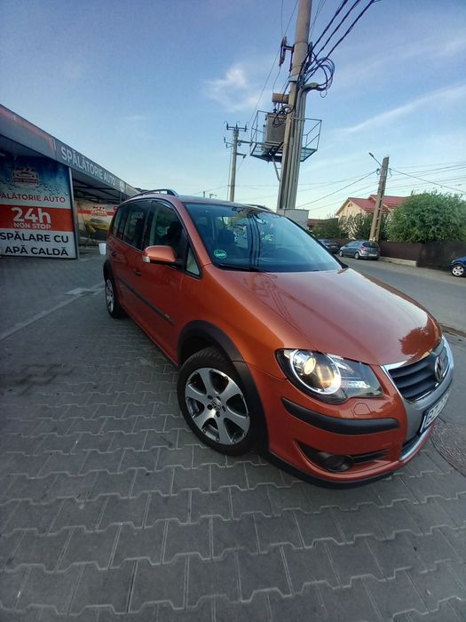 Volkswagen Cross Touran