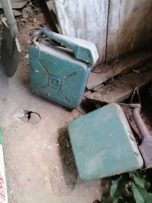 Стари туби за гориво