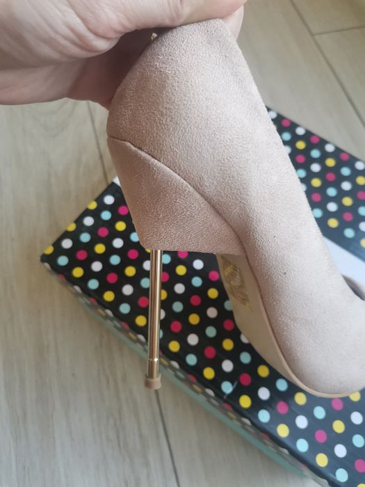 Pantofi stiletto nr 35