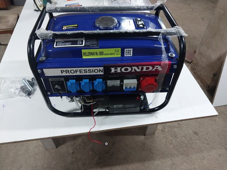 Генератор бензиновый 220+380 новый