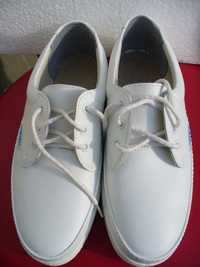 Pantofi albi ABBE 2600