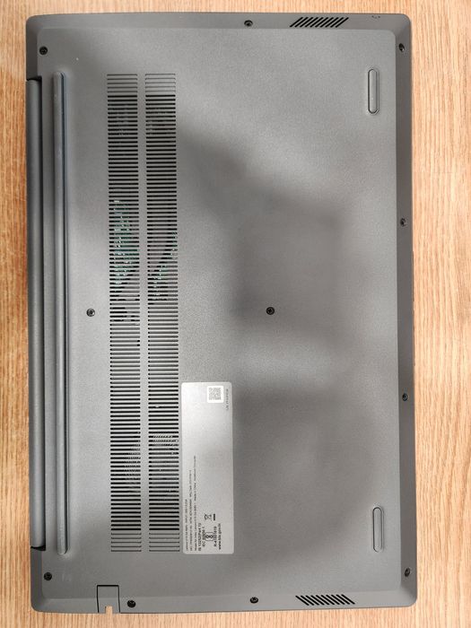 Hope Amanet P11-Lrnovo V15/ Ryzen 3-7th/ram 8gb/Ssd 512gb/Garantie