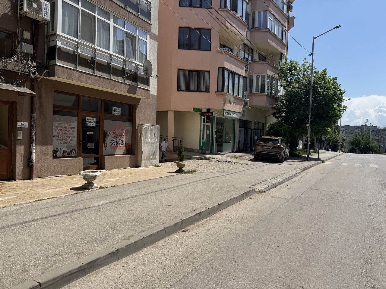 Дава се под наем Магазин в Велико Търново, Зона Б - 45 кв.м за 255 € - Снимка #1