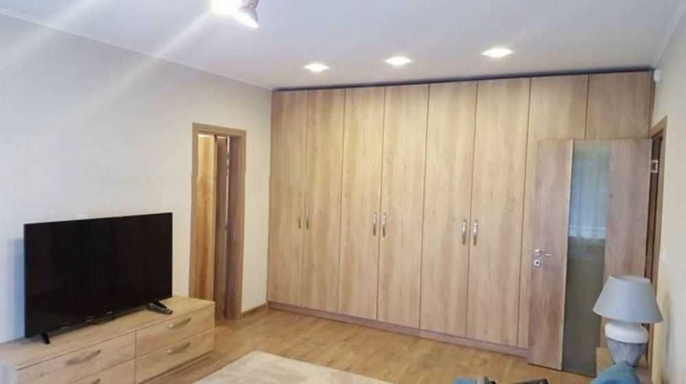 Продава се Тристаен апартамент в София, Хладилника - 95 кв.м за 3106 €/кв.м - Снимка #3