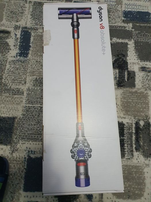 Aspirator Dyson V8