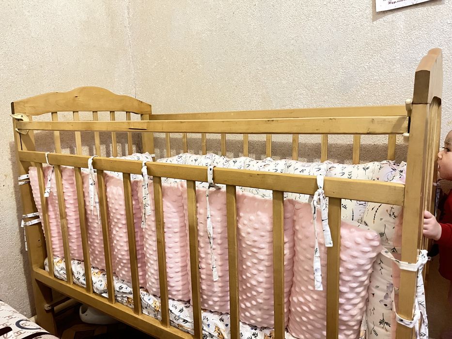 Продам детскую кроватку