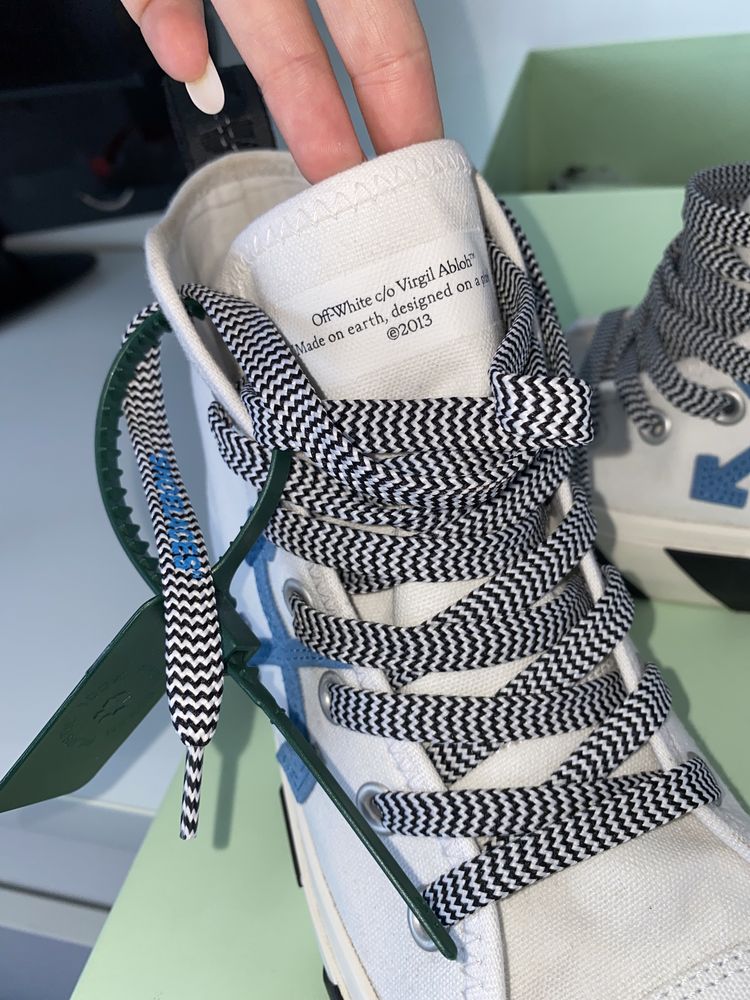 Off-white Sneakers