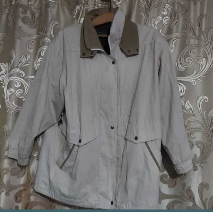 Jachetă damă in conditii bune M