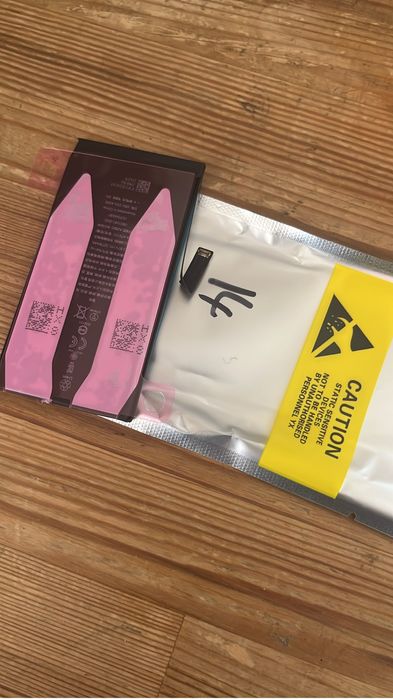 Батарея на iPhone 14