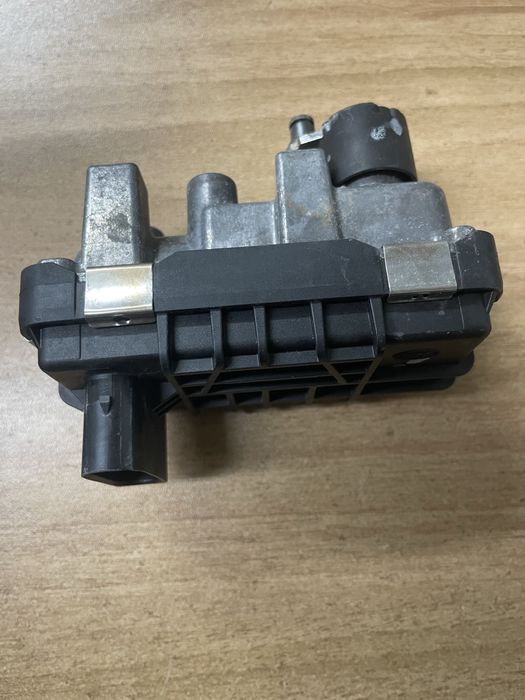 Актуатор турбо 6NW 008 412 Hella  G-221 , G149  Garet 712120