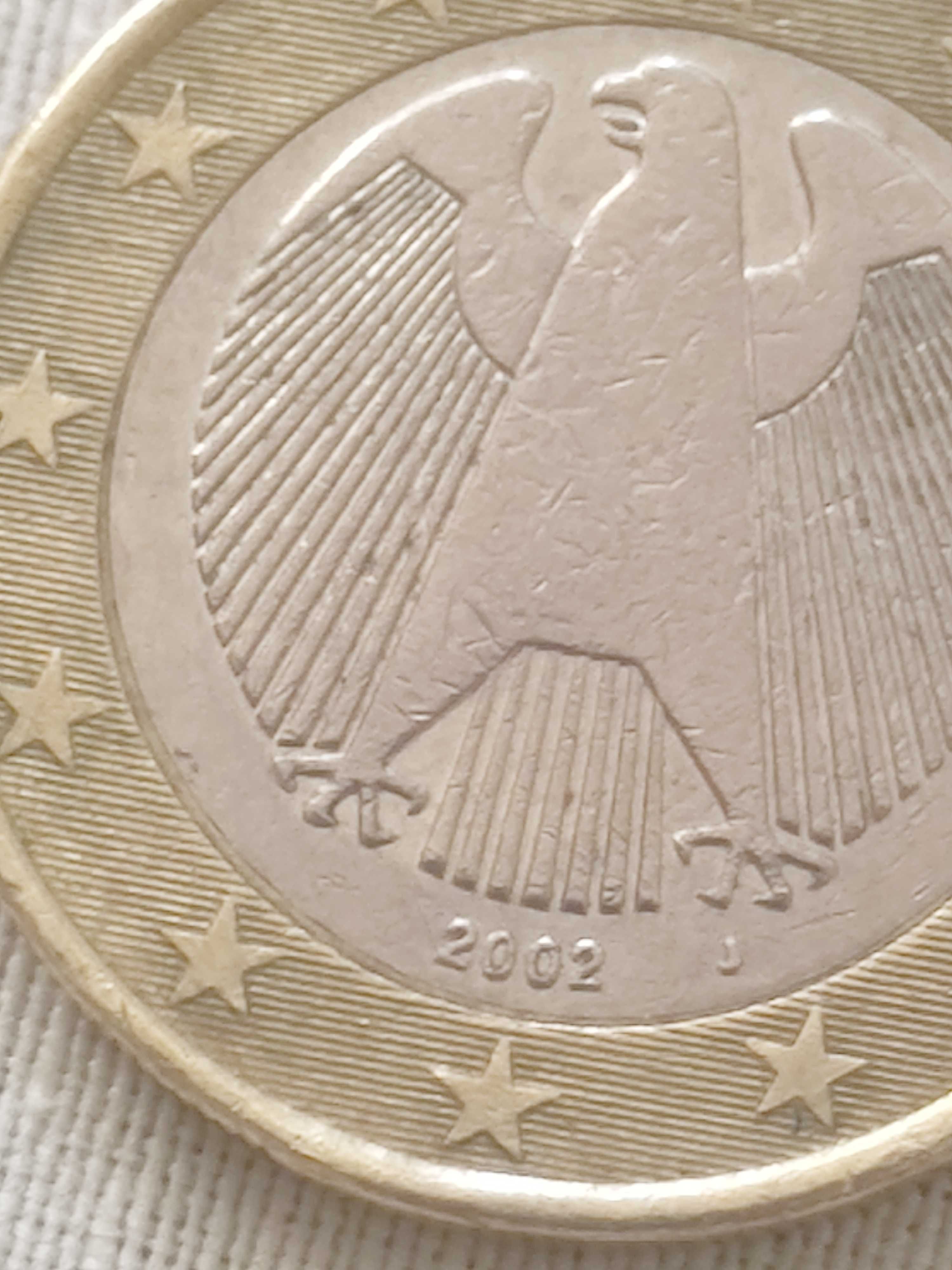Vând două monede vechi 1 euro din 2002 negociabil