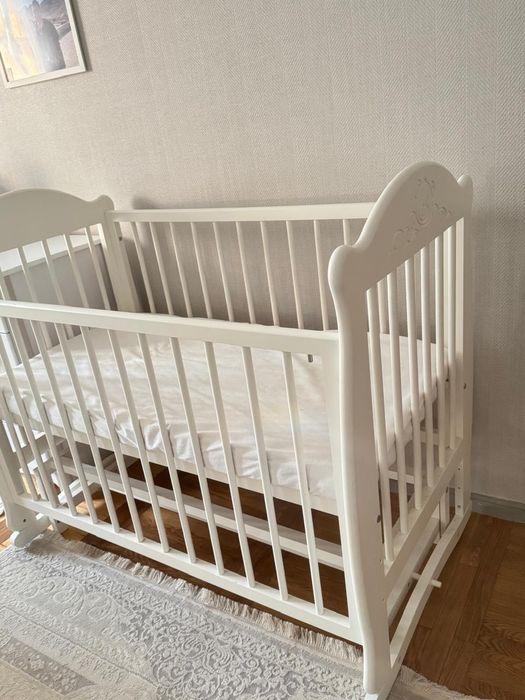 Продам детскую кроватку