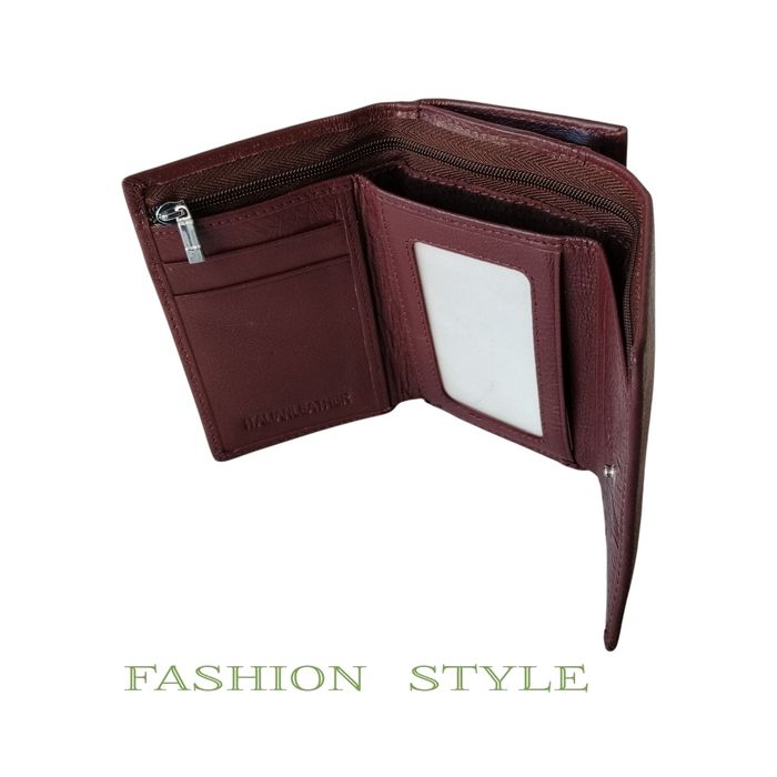 Дамски портфейл от естествена кожа