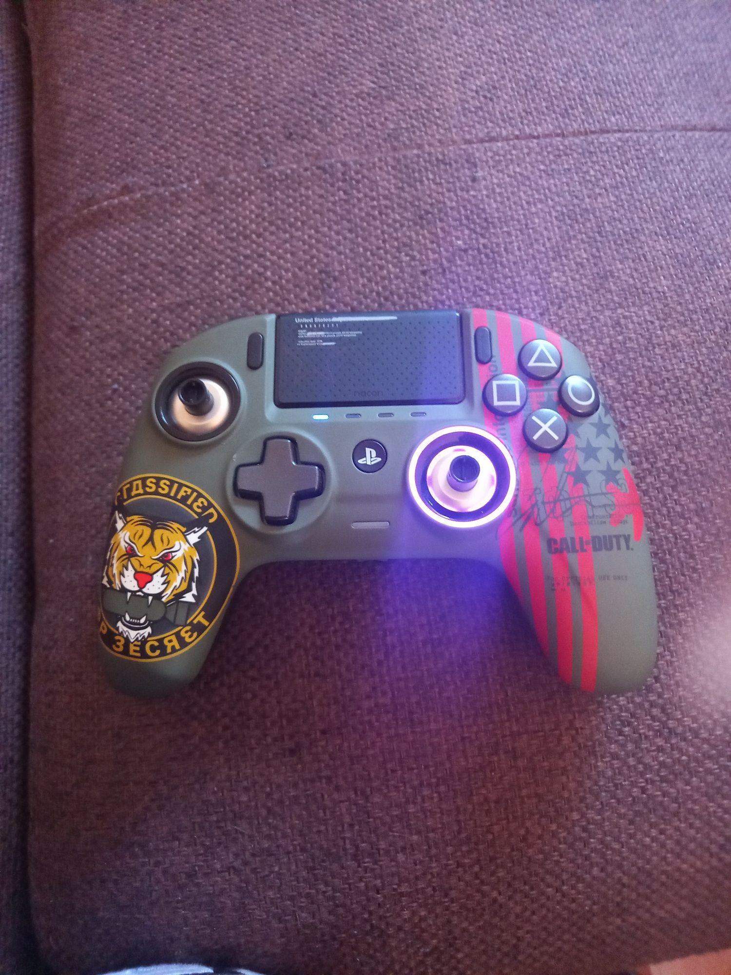 Controler nacon care are lipsă joystick-uri