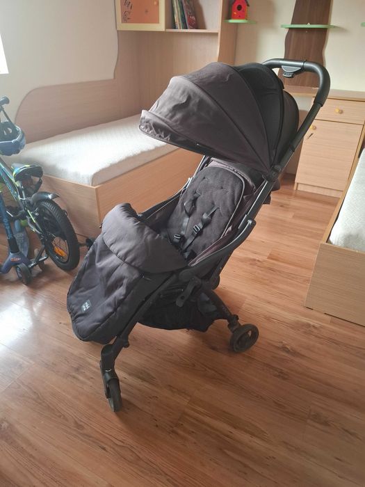 Продавам Детска количка