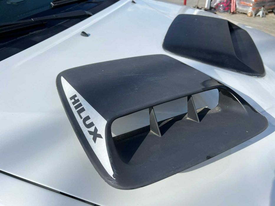 всмукателен капак за Toyota Hilux 2005-2011