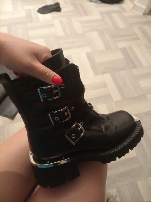 Продам зимние сапоги