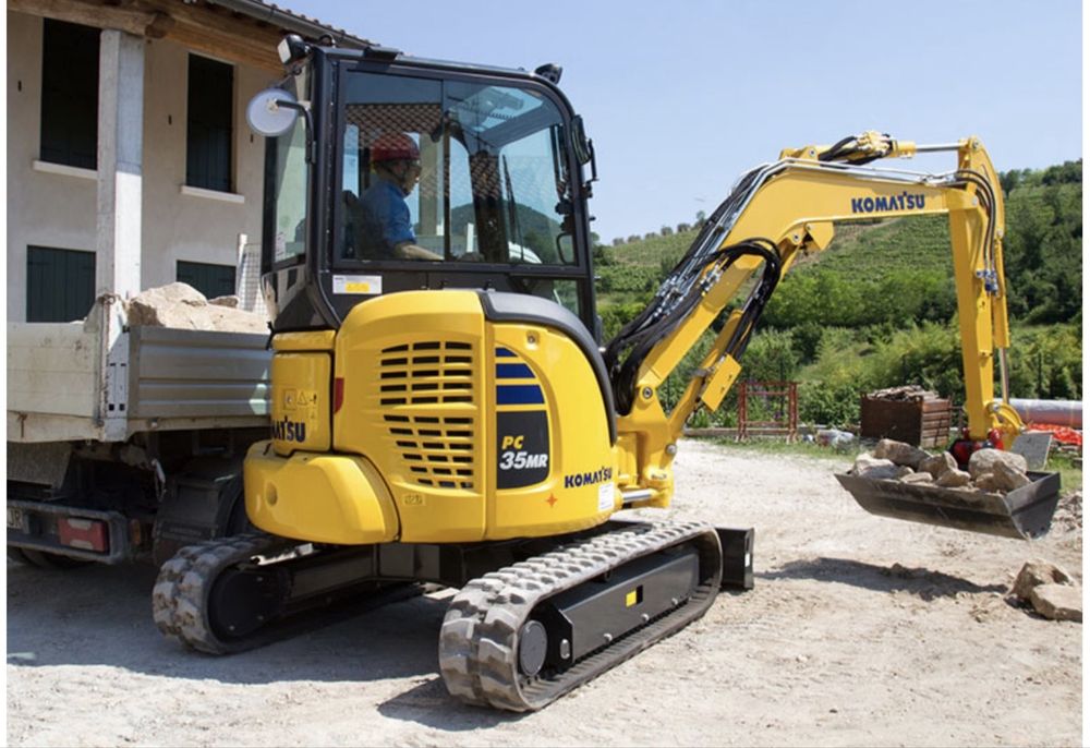 Execut lucrari de demolare/curatare/carat moluz/santuri/fundatii