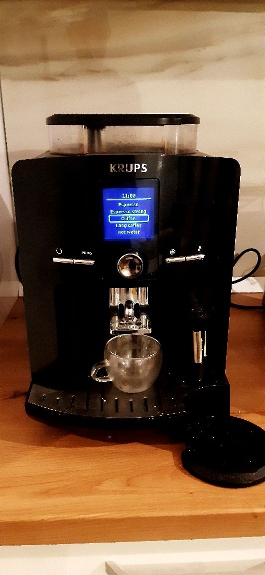 Expresor automat Krups cu display TFT