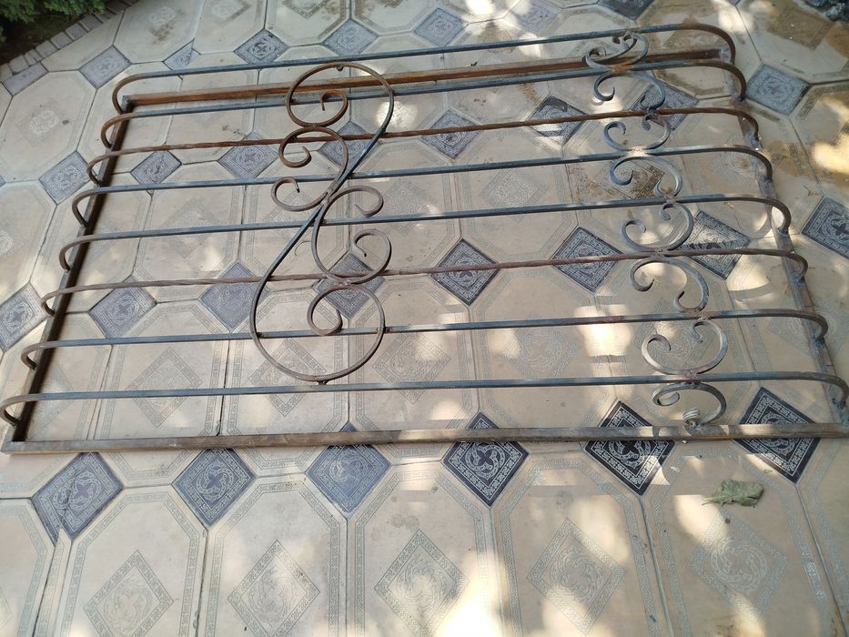 Решетка на окна новая  96х154см