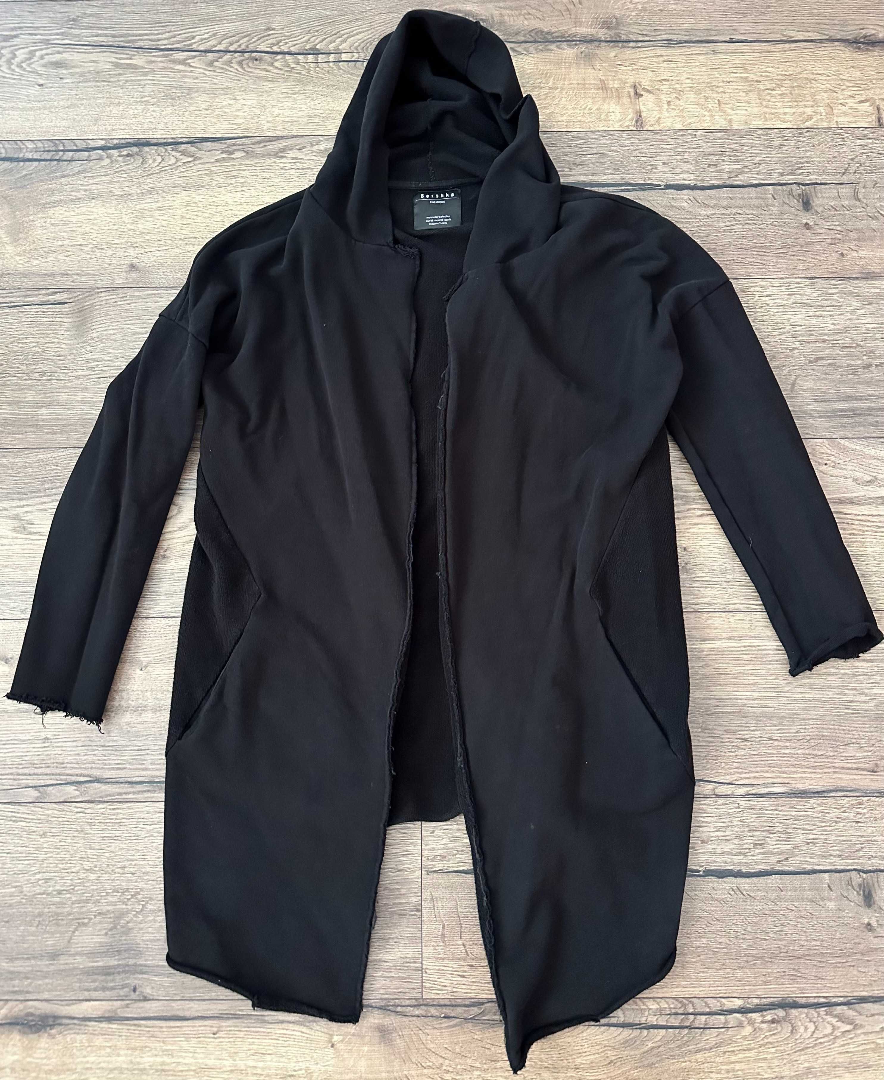 Hanorac Bershka negru, mărimea M, stare foarte bună