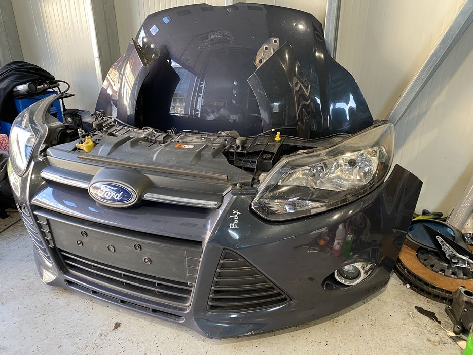 Fata completa Ford Focus 3 2014 capota bara far aripa trager radiator
