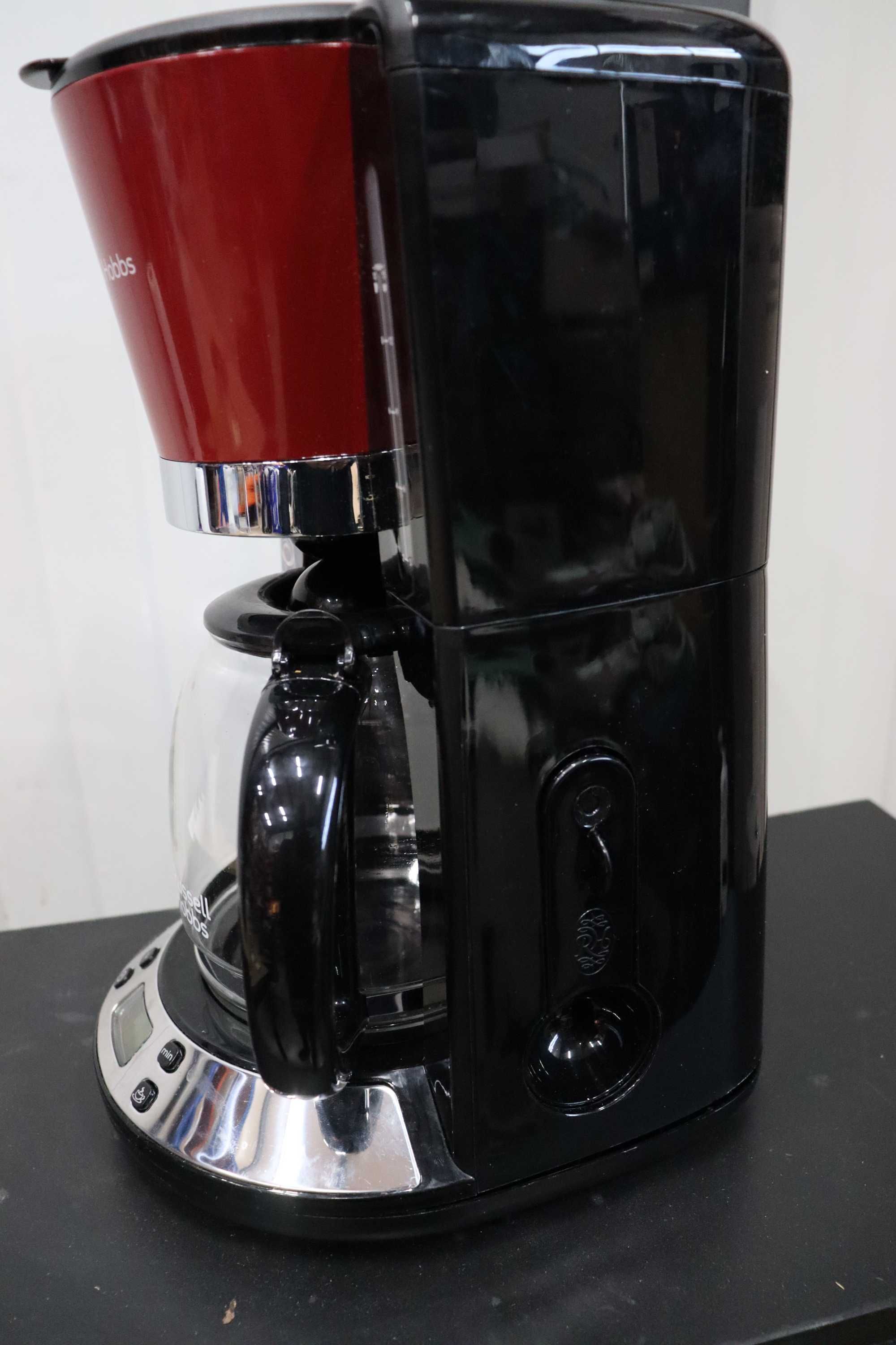 Шварц Кафемашина Russell Hobbs Digital Glass Victoria 1.25L, 1100W